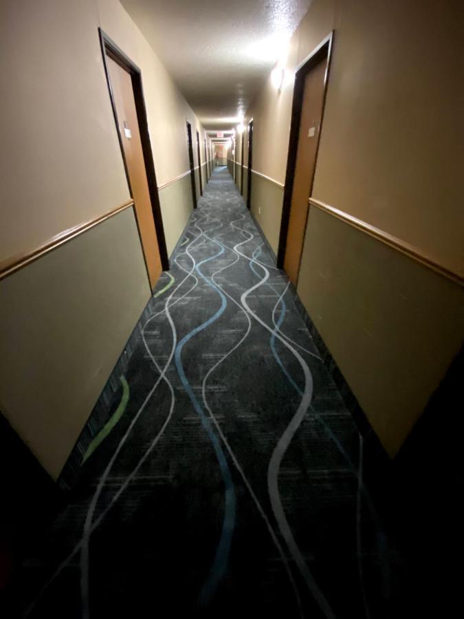 Woodland Inn & Suites Medford 외부 사진