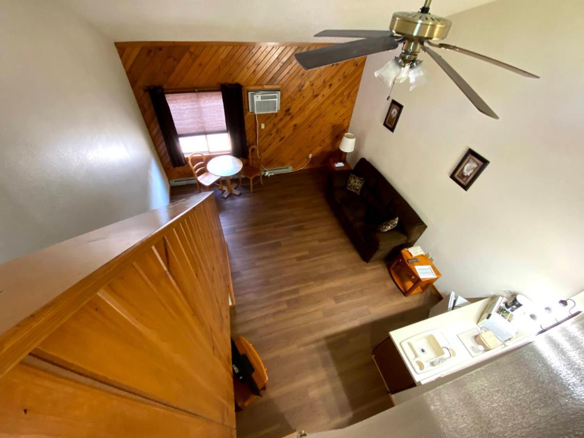Woodland Inn & Suites Medford 외부 사진