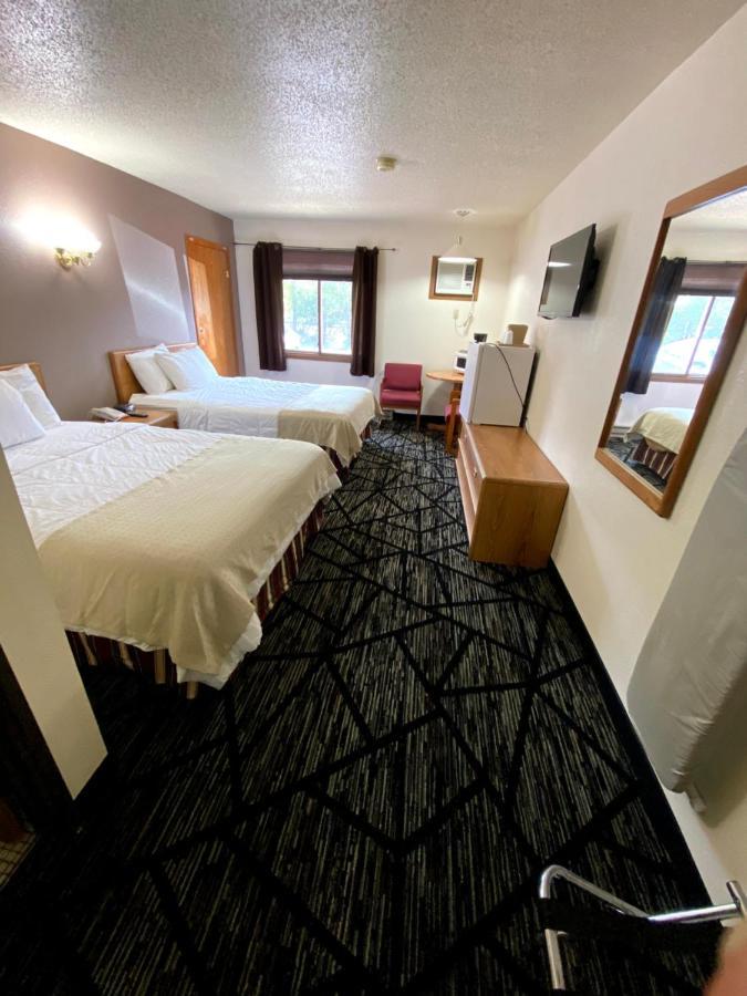 Woodland Inn & Suites Medford 외부 사진
