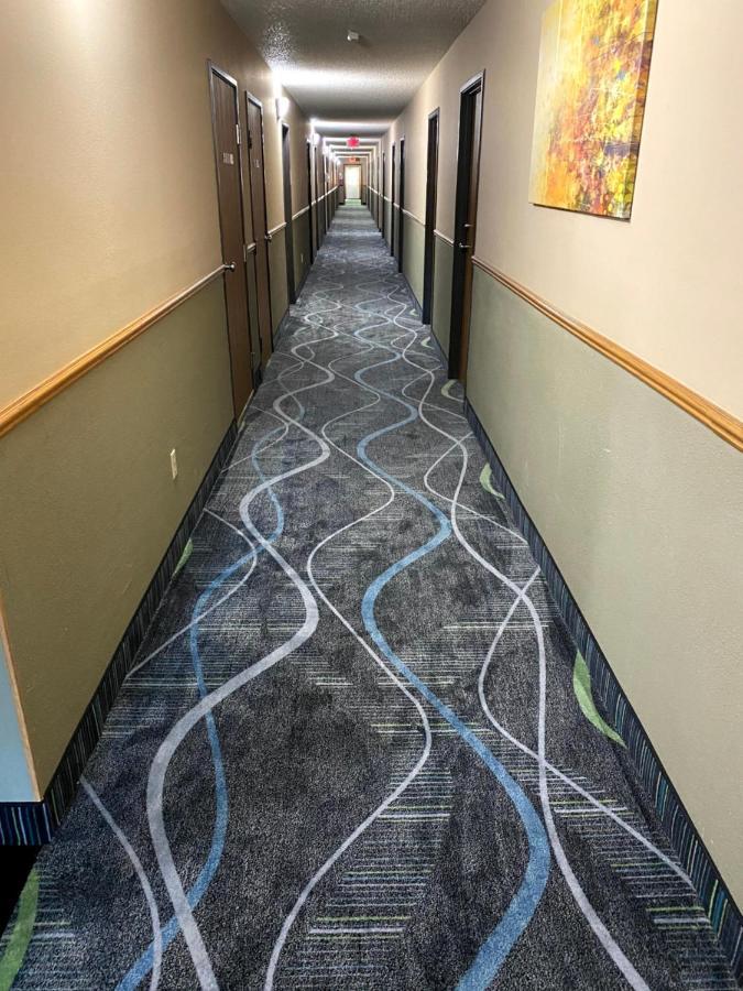 Woodland Inn & Suites Medford 외부 사진