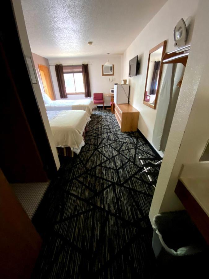 Woodland Inn & Suites Medford 외부 사진