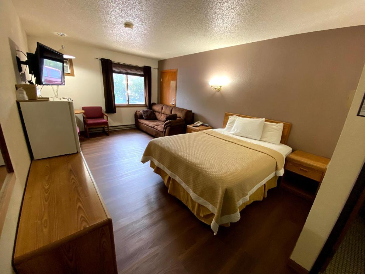 Woodland Inn & Suites Medford 외부 사진