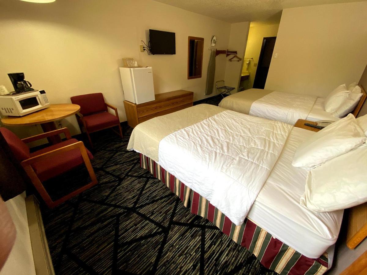 Woodland Inn & Suites Medford 외부 사진