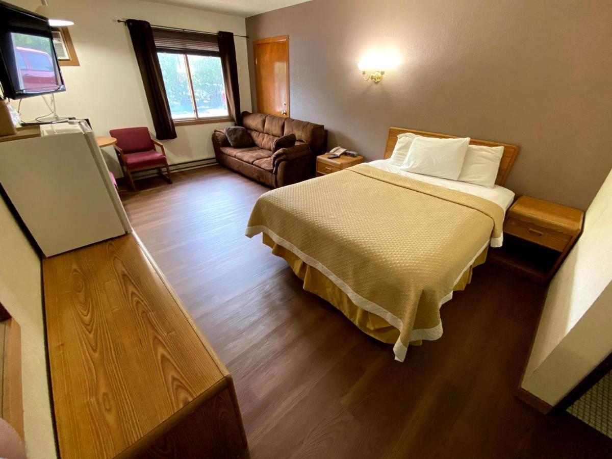 Woodland Inn & Suites Medford 외부 사진