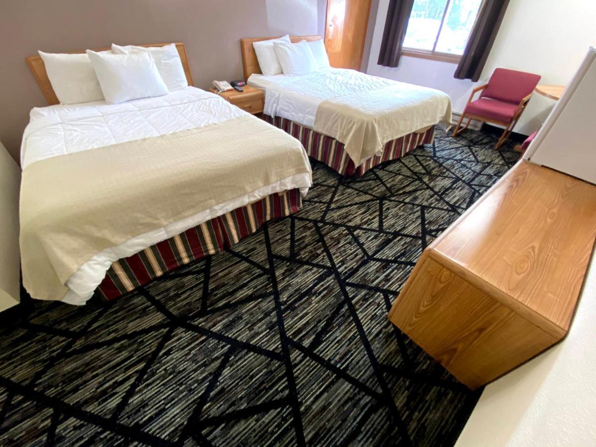 Woodland Inn & Suites Medford 외부 사진