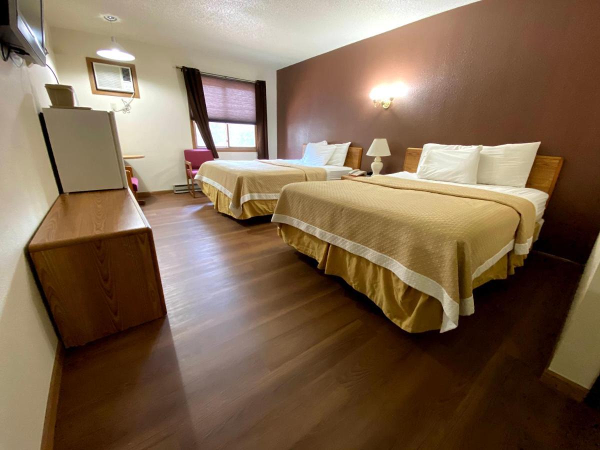 Woodland Inn & Suites Medford 외부 사진