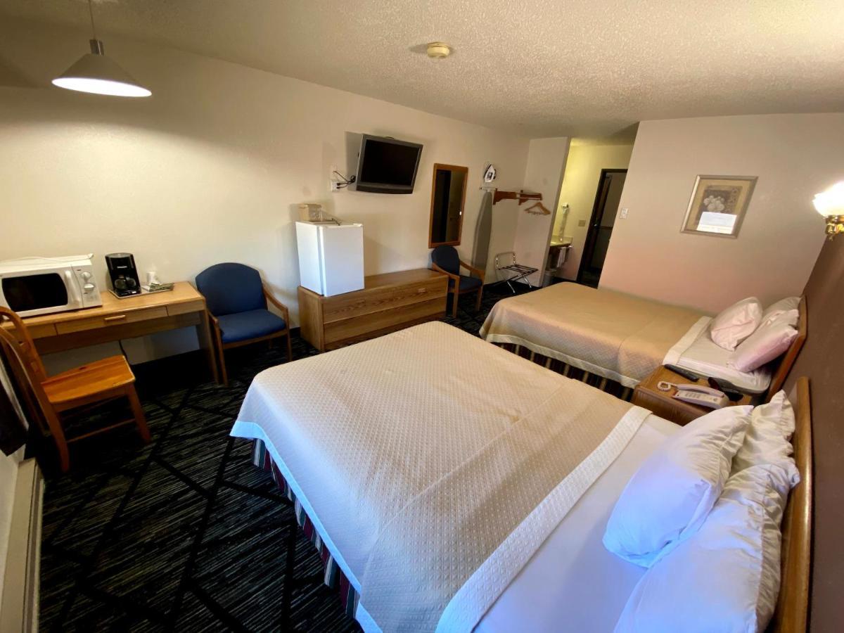 Woodland Inn & Suites Medford 외부 사진