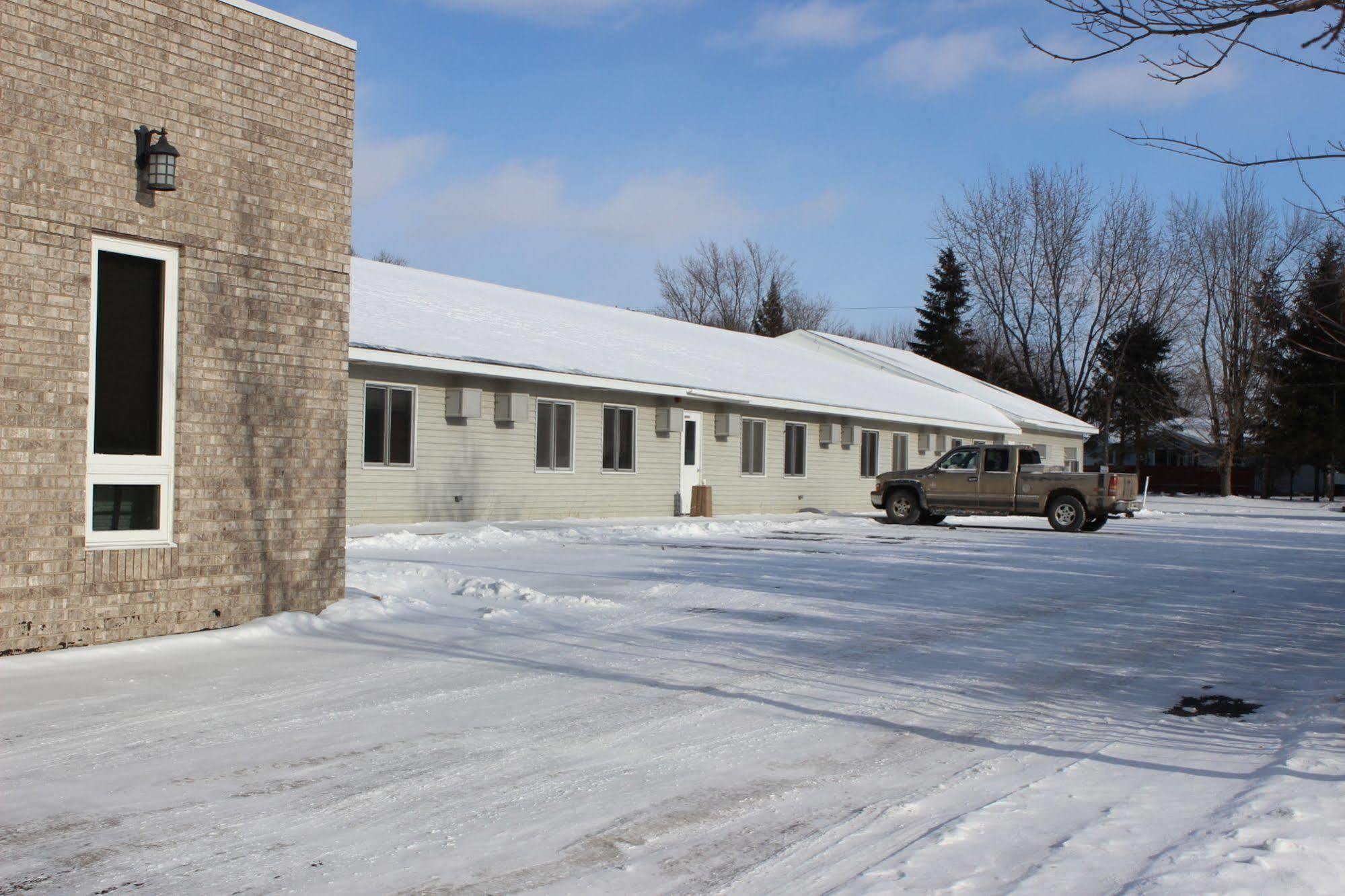 Woodland Inn & Suites Medford 외부 사진