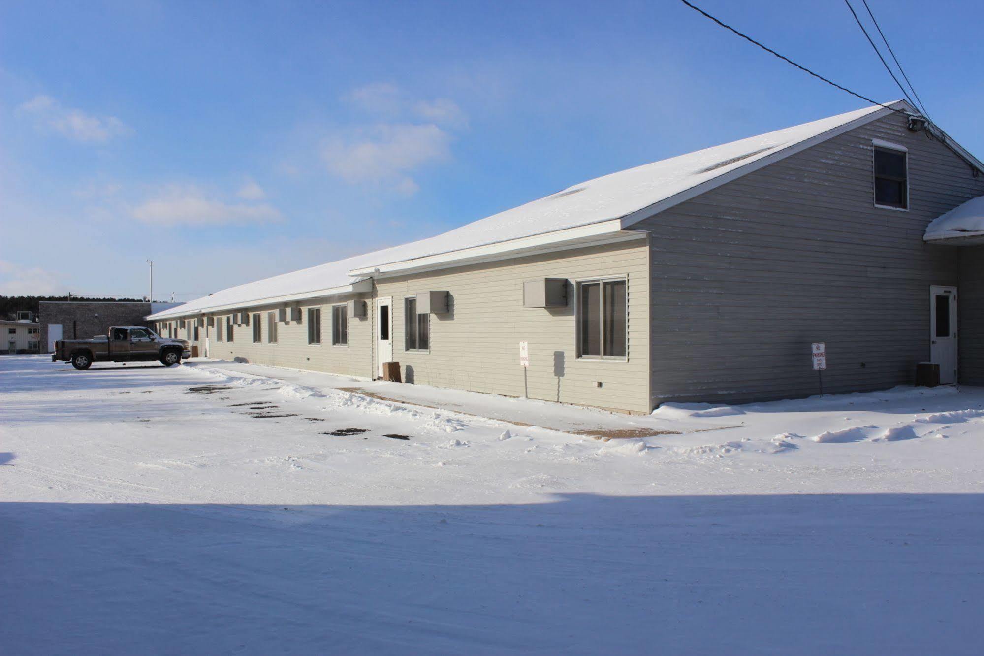 Woodland Inn & Suites Medford 외부 사진