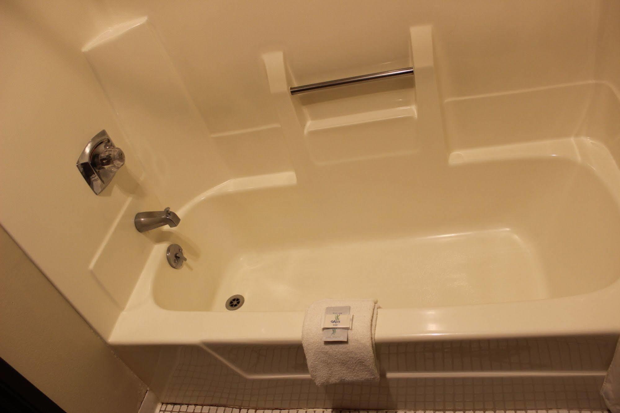 Woodland Inn & Suites Medford 외부 사진