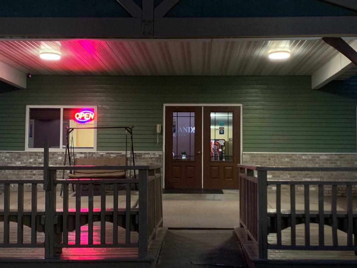 Woodland Inn & Suites Medford 외부 사진